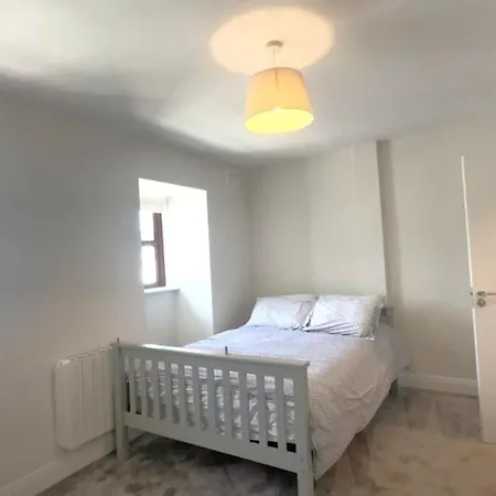 17 Court * Clifden